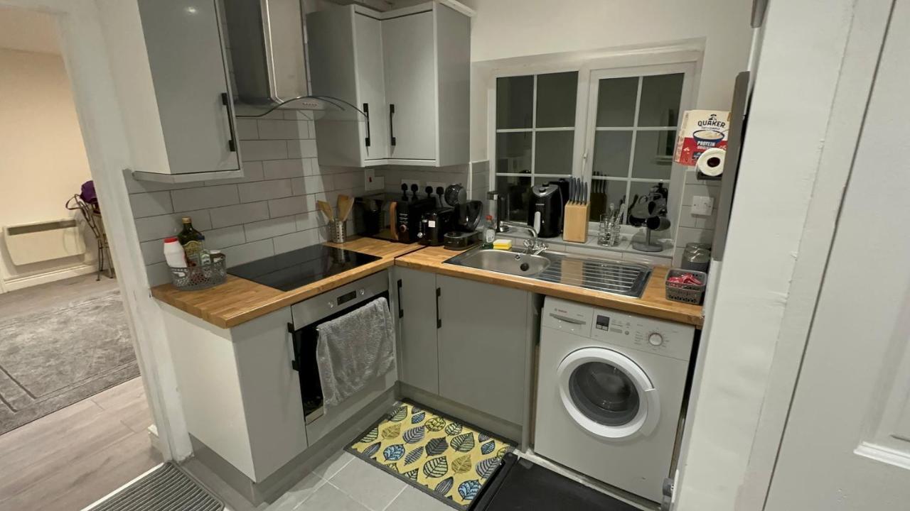 Entire One Double Bedroom Apartment London Luaran gambar
